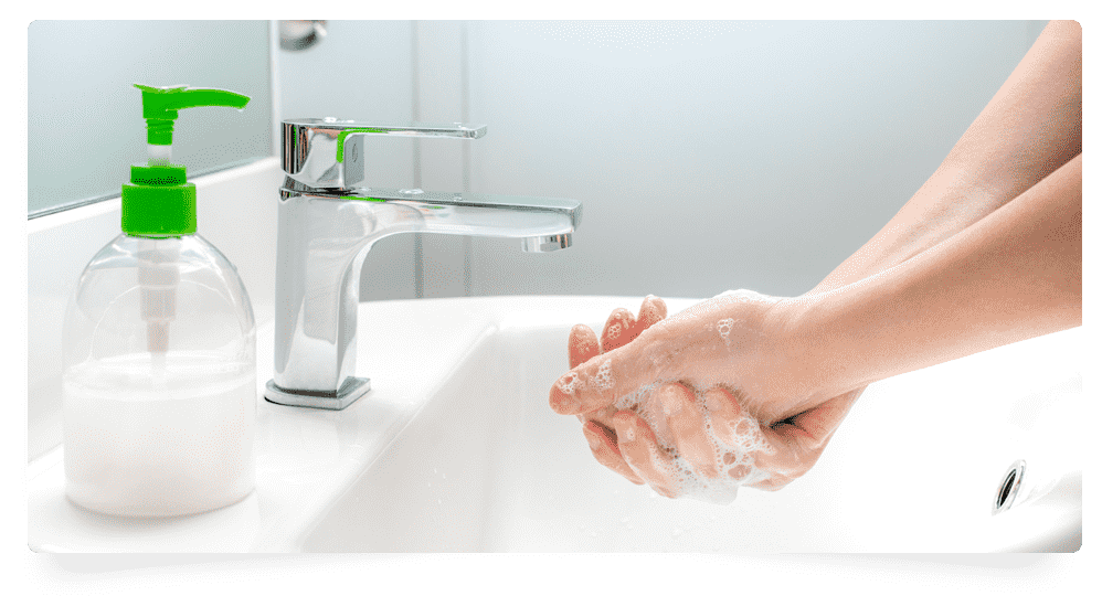 Se laver régulièrement les mains avec du savon